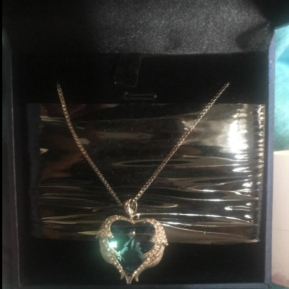 Angle Wing Love Heart Necklaces for Women - Picture 4 of 7